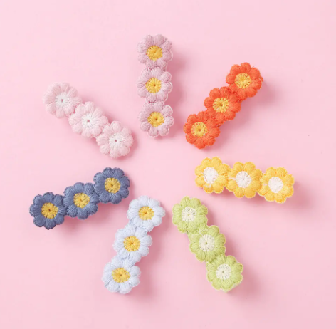 Hair clip with cute flowers